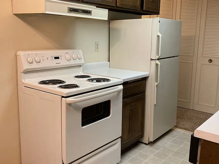 1701 Kenwood Ave — Photo 8