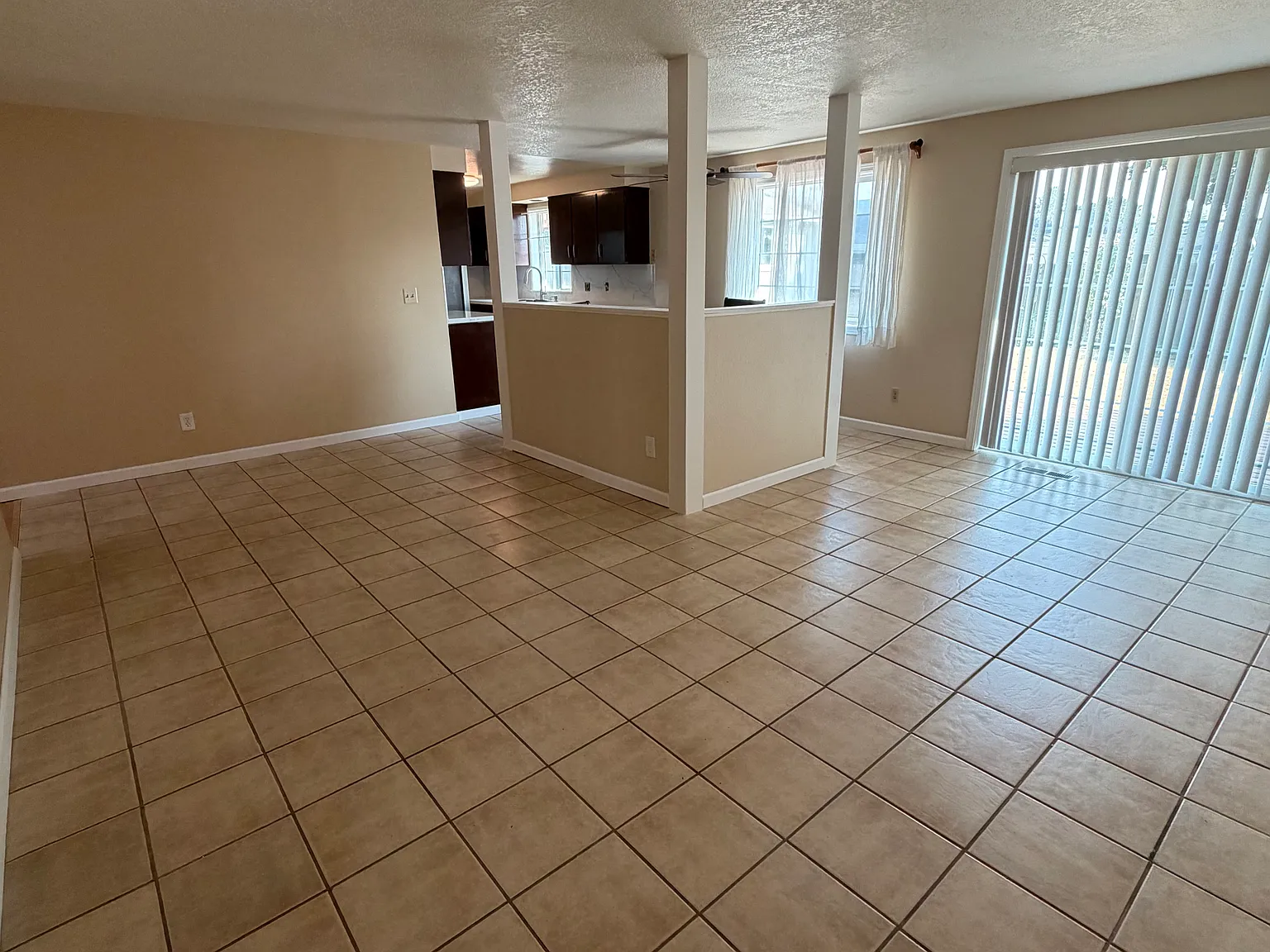 3 bed, 1104 sqft, $2,300 — Photo 3
