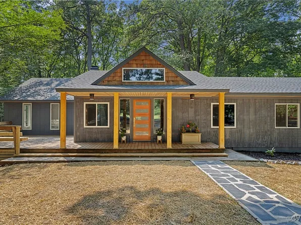 113 Rappa Run Rd, Topping, VA 23169