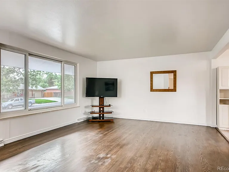 6054 Allison St — Photo 4