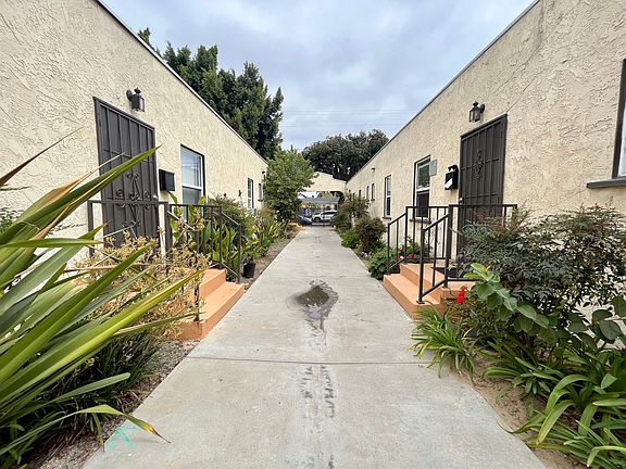 3rd image of 1153 Ravenna Ave #0