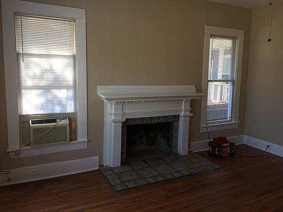 4th image of 415 E Ashby Pl APT 1