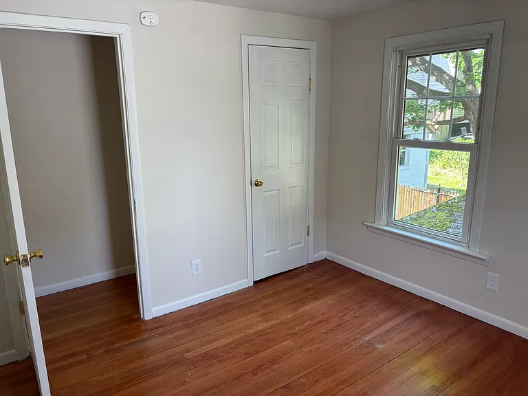 405 Willis Ave #2 — Photo 10