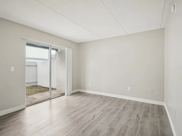 Serenity Lake Apartments — Photo 39