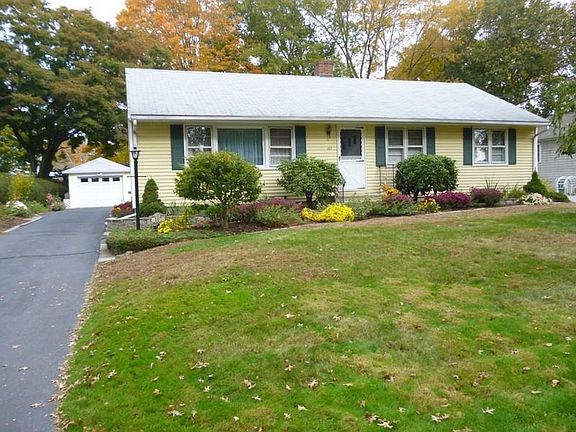 Fantastic Sasco Hill Cul-de-sac