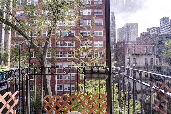 Rented by Urbane Brokerage | media 11