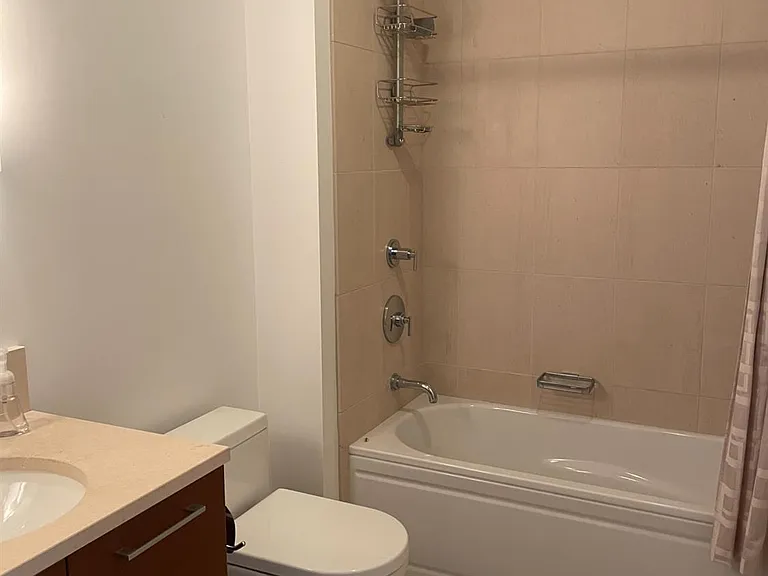 301 Mission St #32F — Photo 13