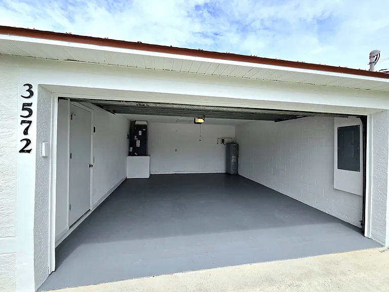 3572 SW Conibear St — Photo 3