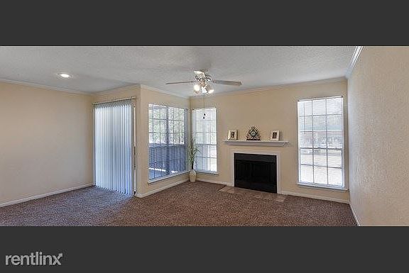 9 GREEN_TREE_PLACE Model_Apartment_Living_Room-1200x525