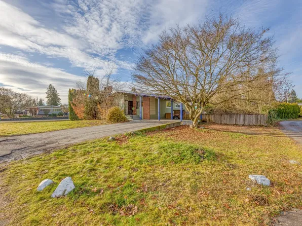 11939 Dover St, Maple Ridge, BC V2X 5P6