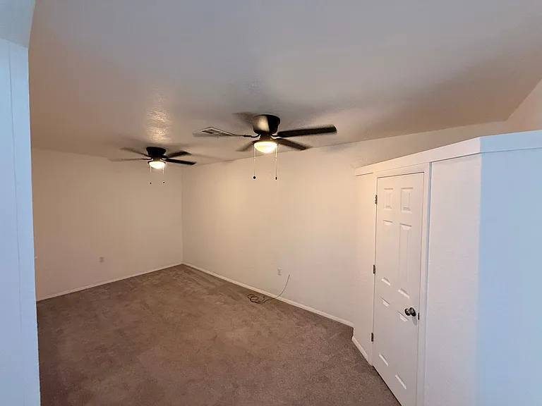 6111 NW Euclid Ave — Photo 7