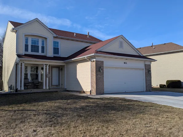 911 John Friend Dr, Naperville, IL 60540