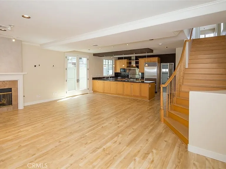 515 W Balboa Blvd — Photo 4