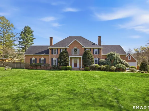 16 Robin Hood Lane, Easton, CT 06612