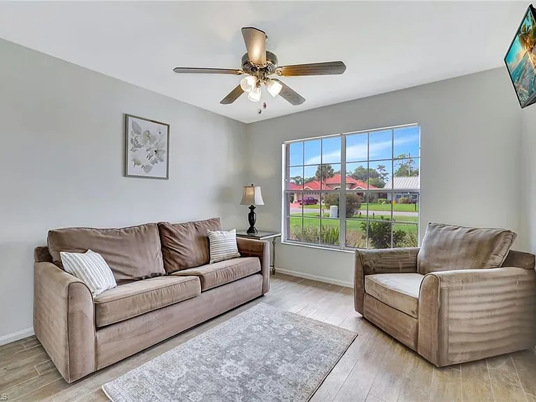 5859 Westbourgh Ct — Photo 17
