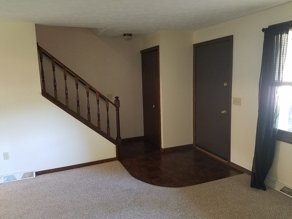 2nd image of 906 Joseph St