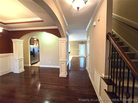 3rd image of 468 Oakridge Dr