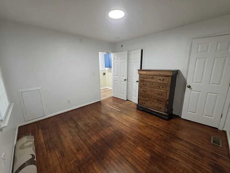 109 N State St — Photo 7