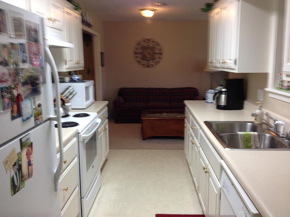 2nd image of 418 Village Dr