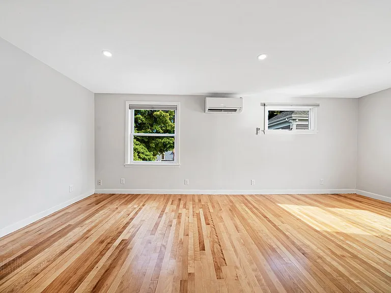 67 Brentwood St — Photo 19