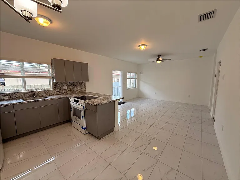 3027 NW 23rd Ave #2 — Photo 8