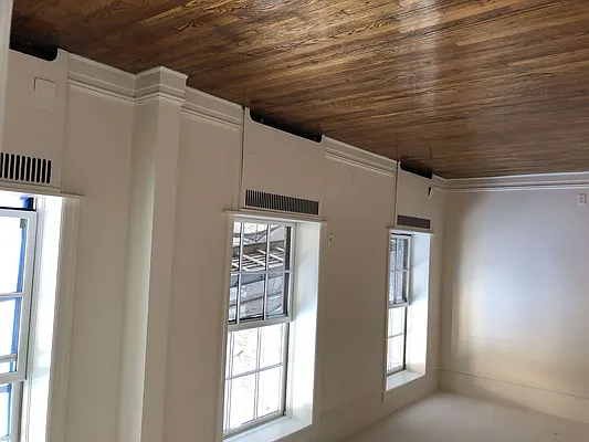 Rented by Melissa Conanan, LREB | media 8