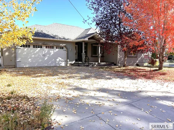 712 Monroe St, Salmon, ID 83467