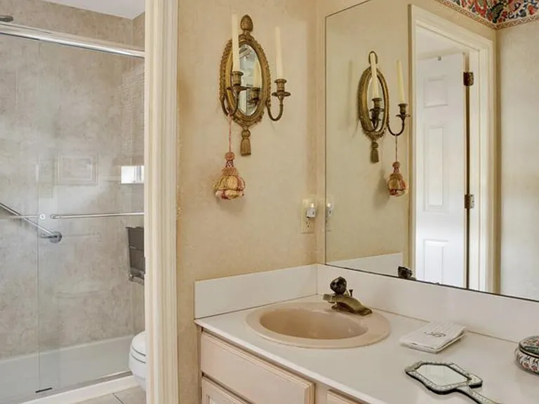 219 Rainbow Dr — Photo 13