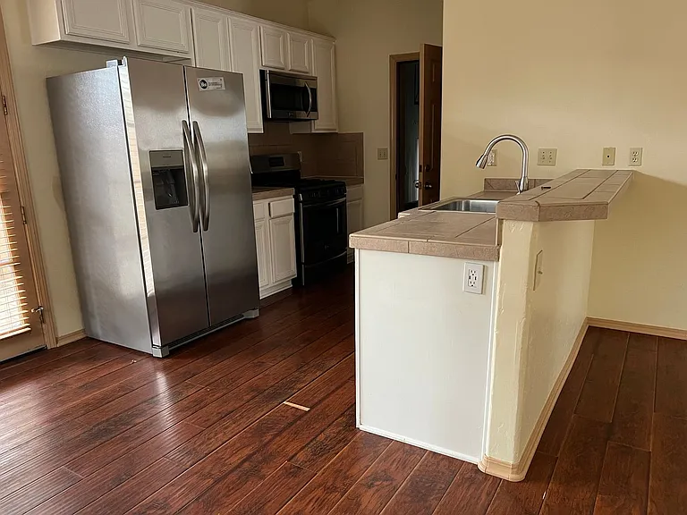 616 N Voluntario St — Photo 4