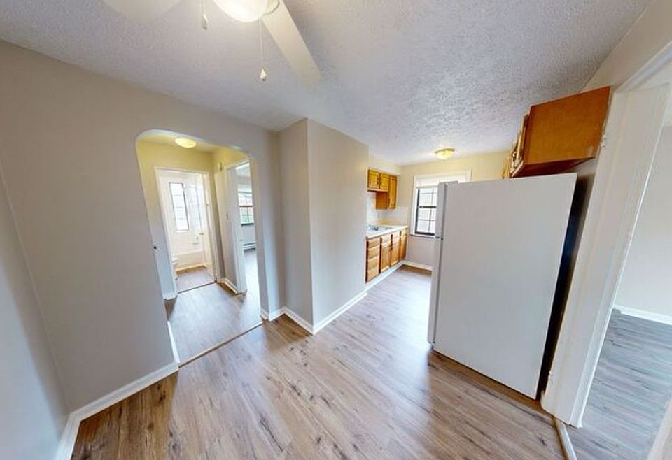 1st image of 556 Wiltshire Blvd APT D