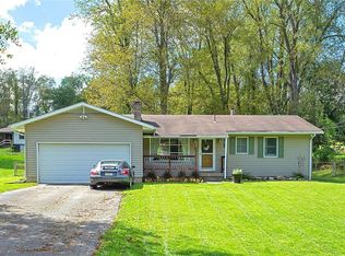 933 Bentleyville Rd, Charleroi, PA 15022