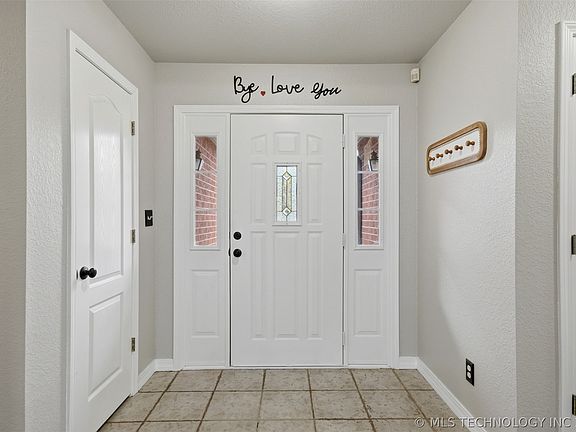 3rd image of 8114 Forrest Glenn Rd