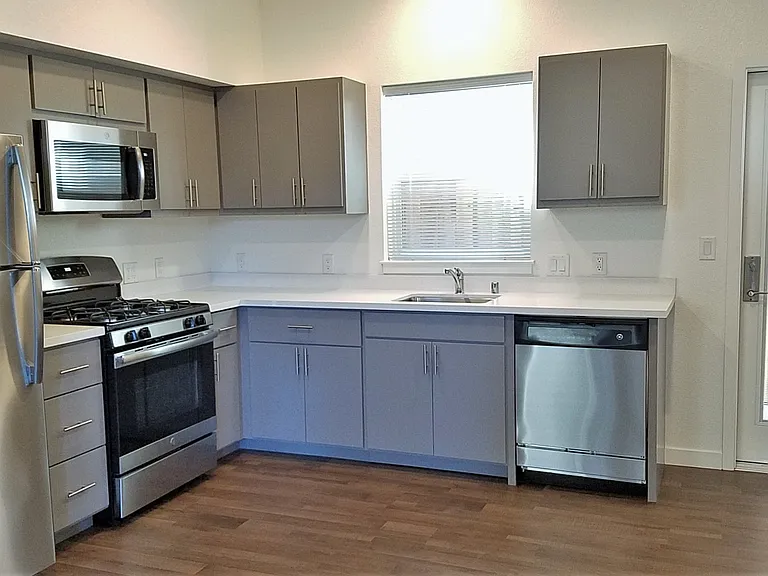 2813 Q St — Photo 3