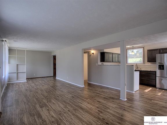 4th image of 8316 Grand Ave