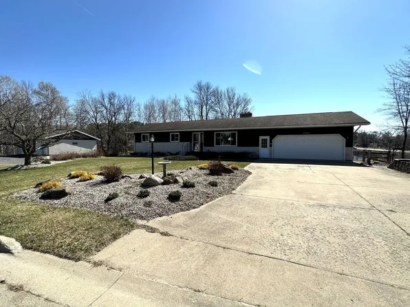 62 Shore Dr, Clintonville, WI 54929