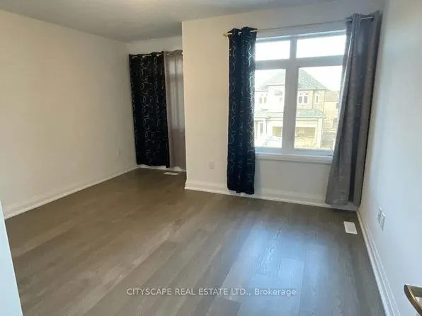 15 Barnyard Trl, Barrie, ON L9J 0Y1