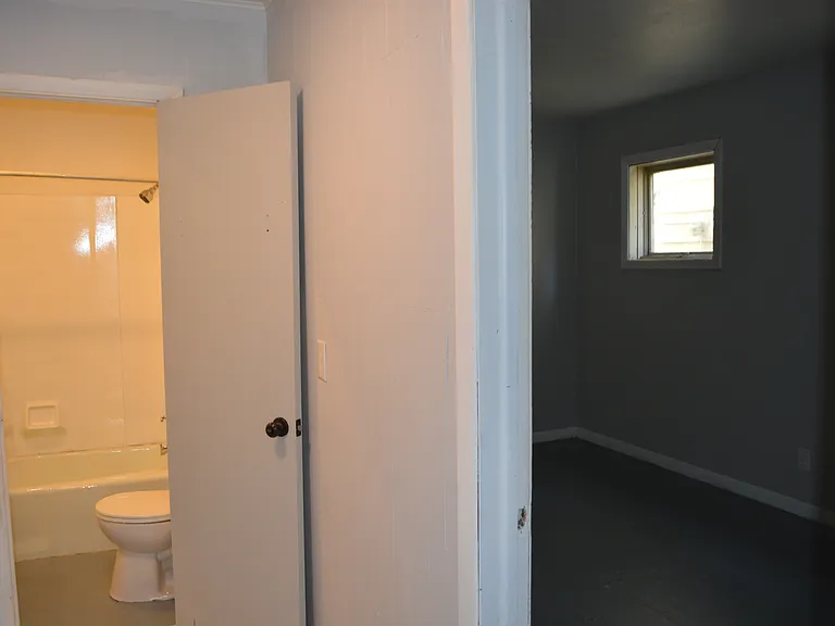 1015 Park Ave #1 — Photo 3