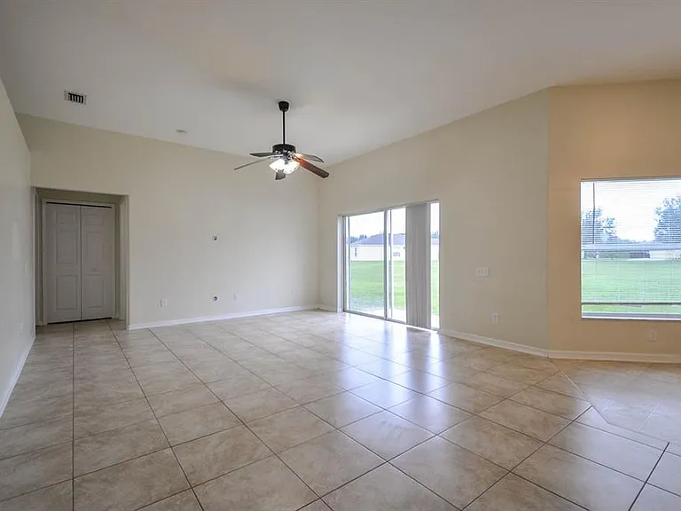 1607 Avondale Ridge Dr — Photo 9