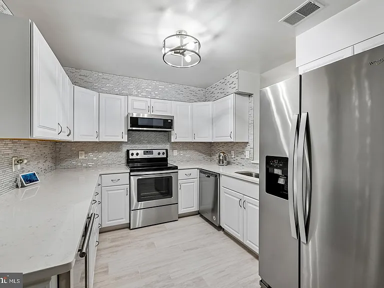 73 Hawthorne Ct NE #73 — Photo 3