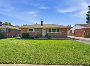3011 Voeller Cir, Grove City, OH 43123