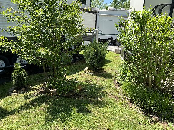 5th image of 4229 E Pkwy #200-lot 200