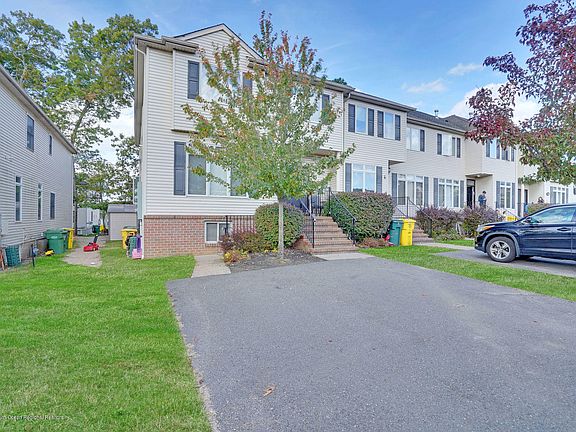 3rd image of 7 Windermere St