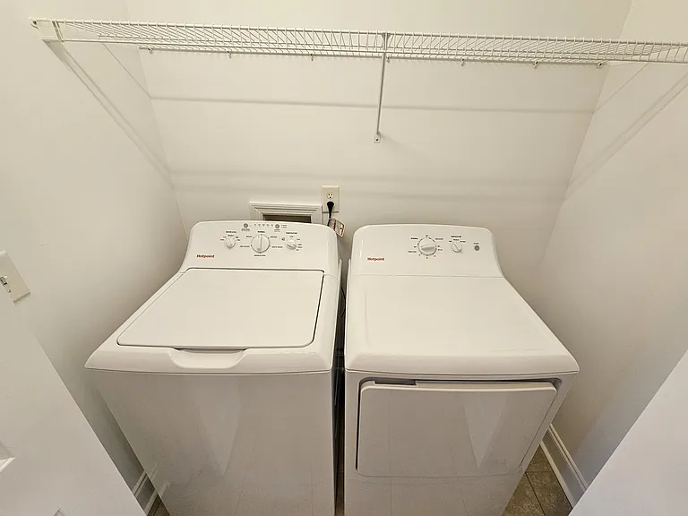 Washer & Dryer Included