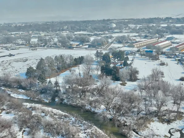 1088 S Park St, Payette, ID 83661