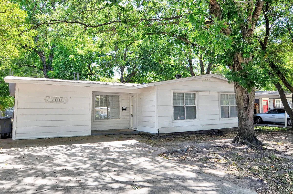 3 bed, 2.0 bath, 1075 sqft, $1,650 — Photo 1