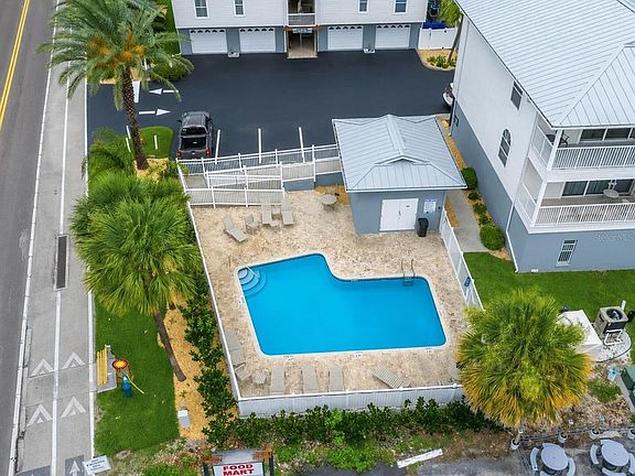2nd image of 19829 Gulf Blvd Unit 103