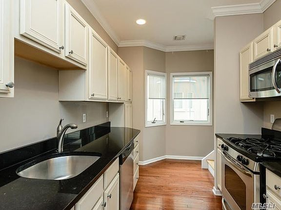 5th image of 330 Maple Ave APT 3