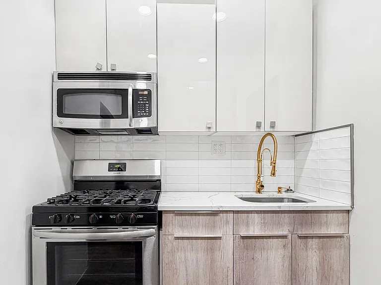 248 Vernon Ave #2A — Photo 6