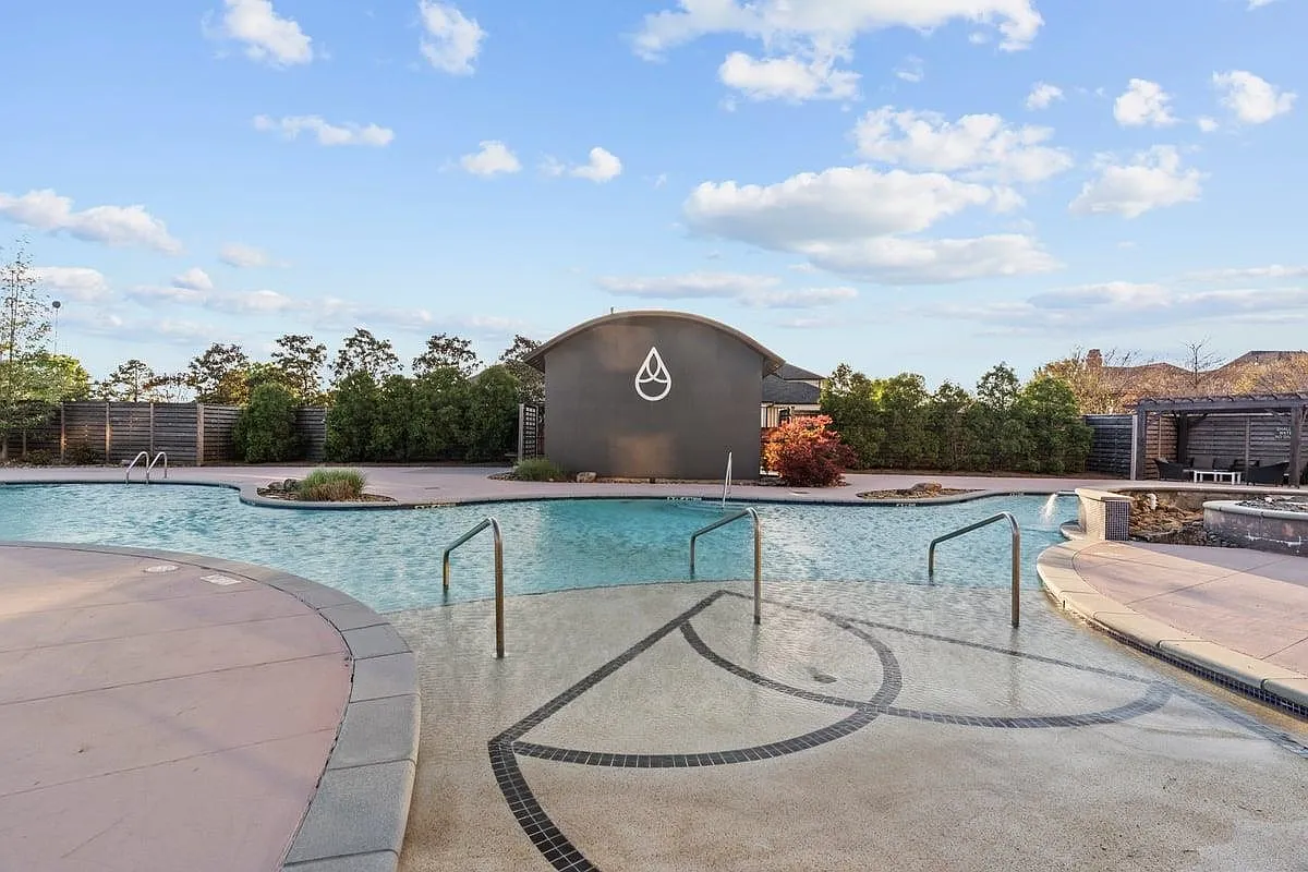 3 bed, 3.0 bath, 1617 sqft, $3,500 — Photo 1