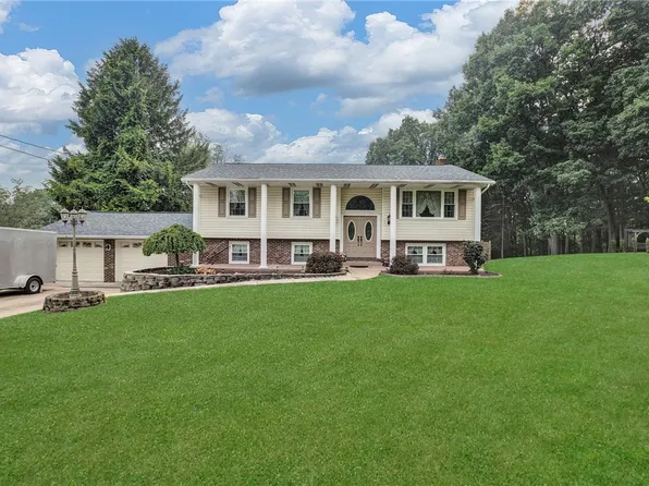 118 Lynne Dr, Beaver Falls, PA 15010